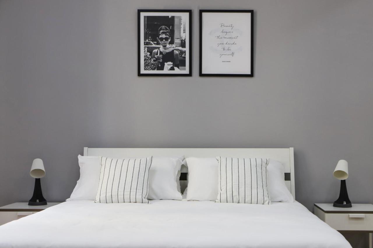Modern Apartment At Piazza Del Gesu' By Wonderful Italy Neapol Zewnętrze zdjęcie